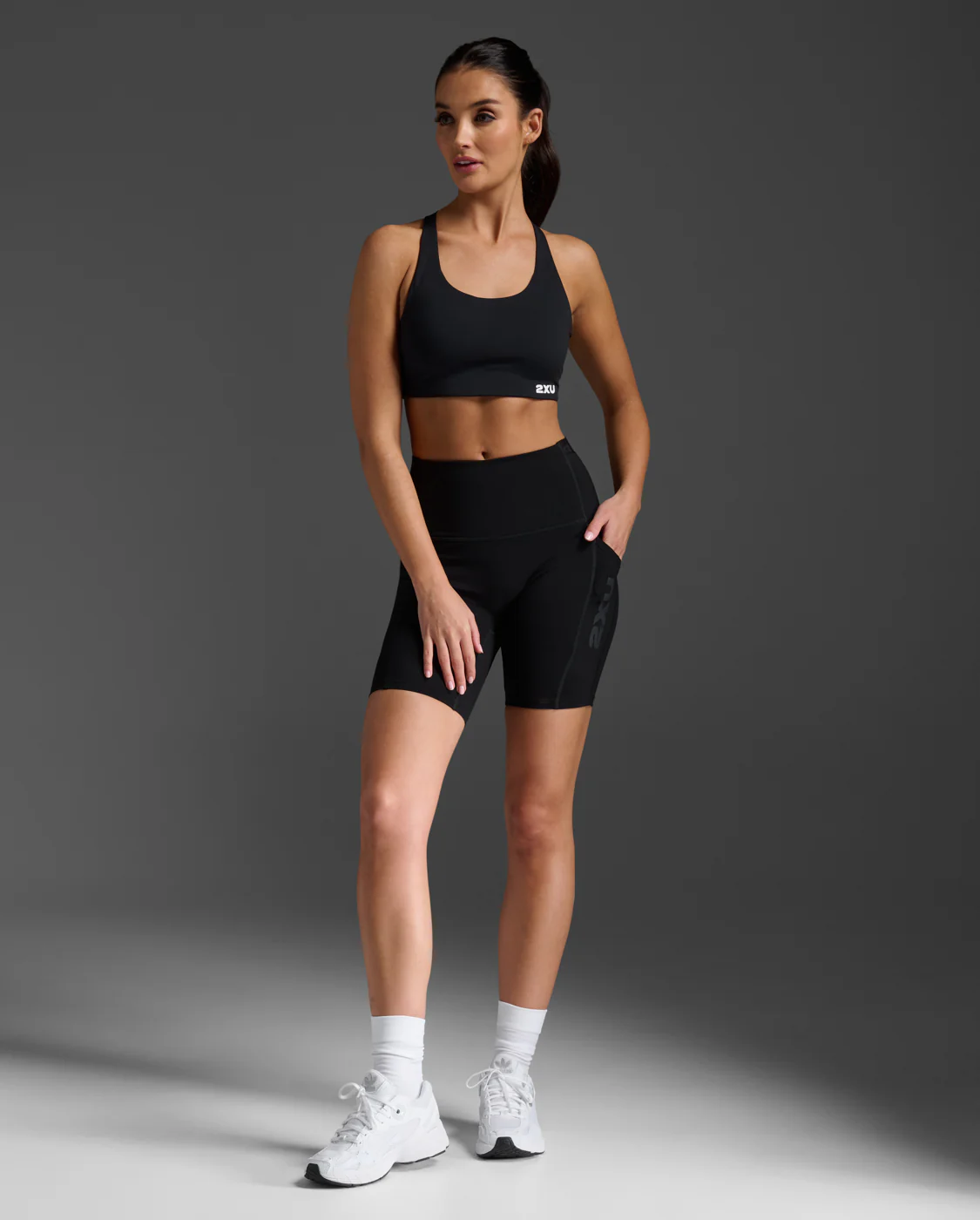 Form Stash Hi-Rise 6" Compression Short with Pockets - Image 6